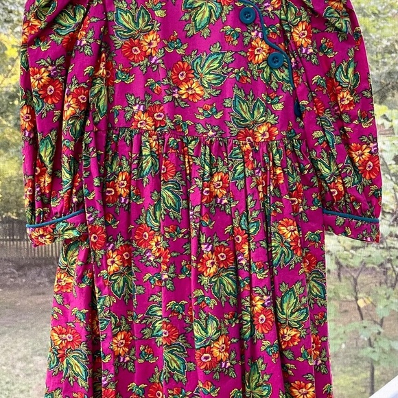 Beautiful Wee Clancy Classic Dress in Vibrant Colors - Picture 5 of 5